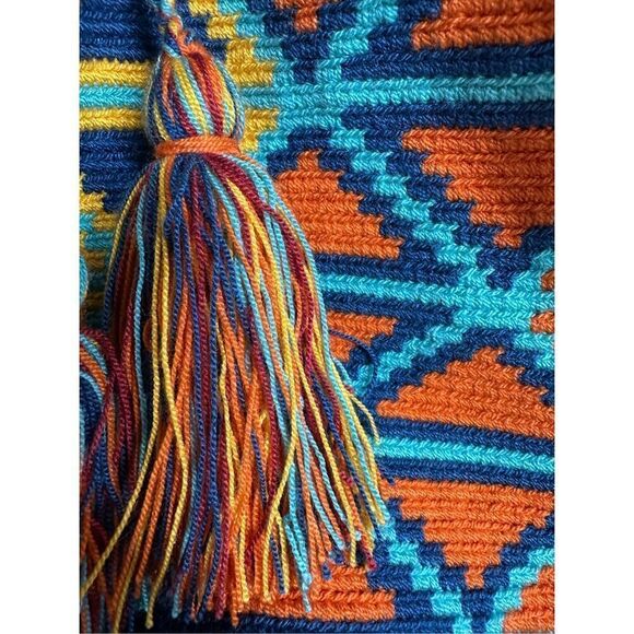 A 100% handmade Authentic Mochila Wayuu Indigenous Colombian Bag - Picture 3 of 14